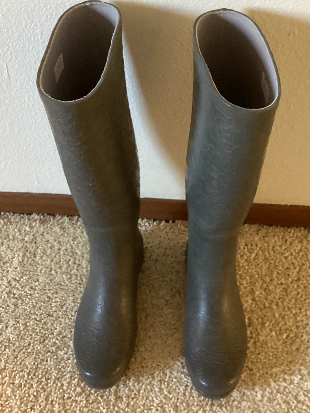 UGG Embossed Over-the-Knee Rain Boots - Gray size 6